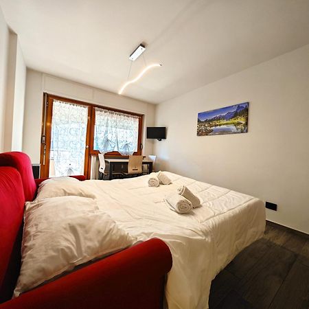 Hostdomus - City Center Apartment Colle Colle Sestriere Buitenkant foto