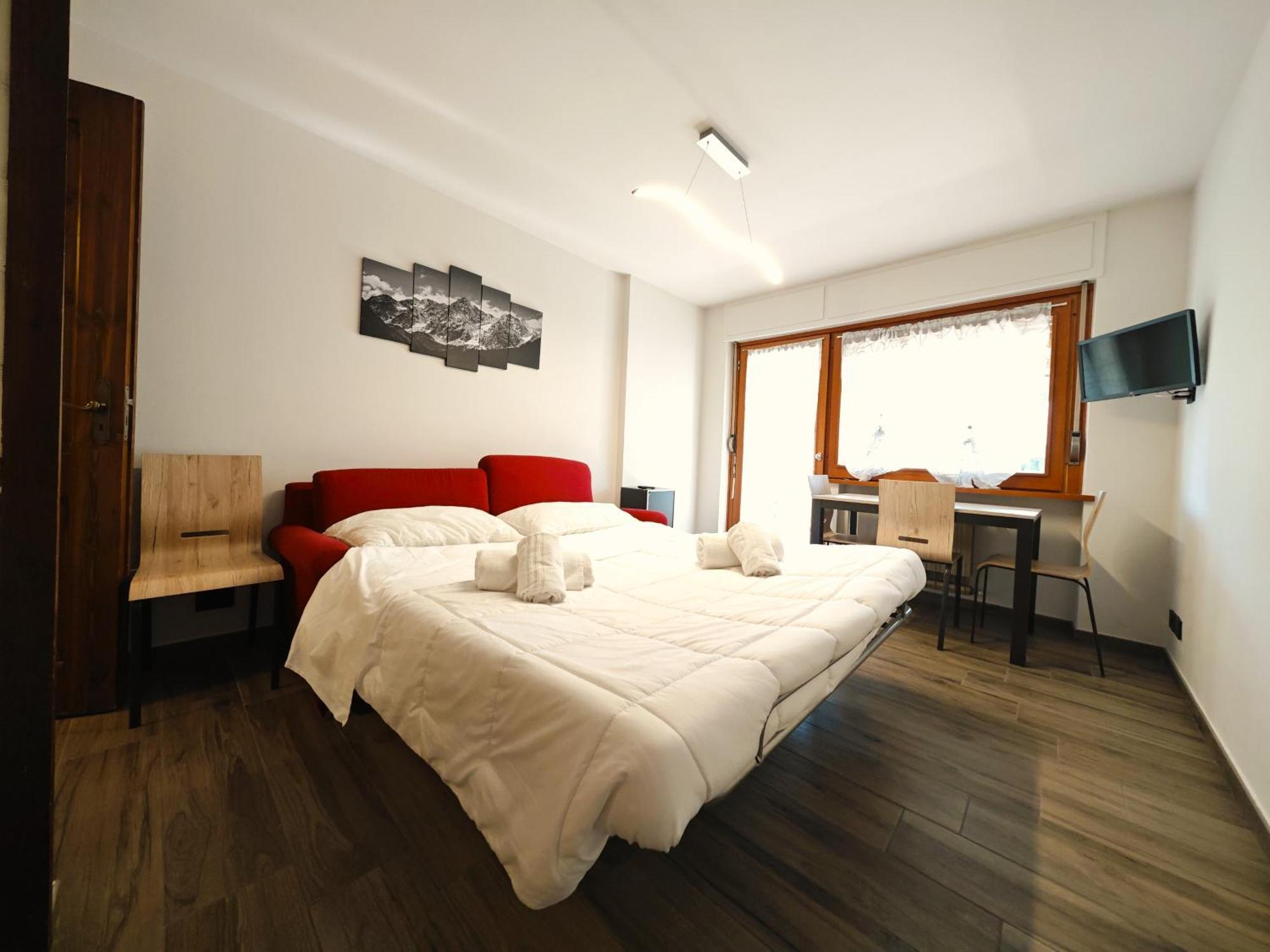 Hostdomus - City Center Apartment Colle Colle Sestriere Buitenkant foto