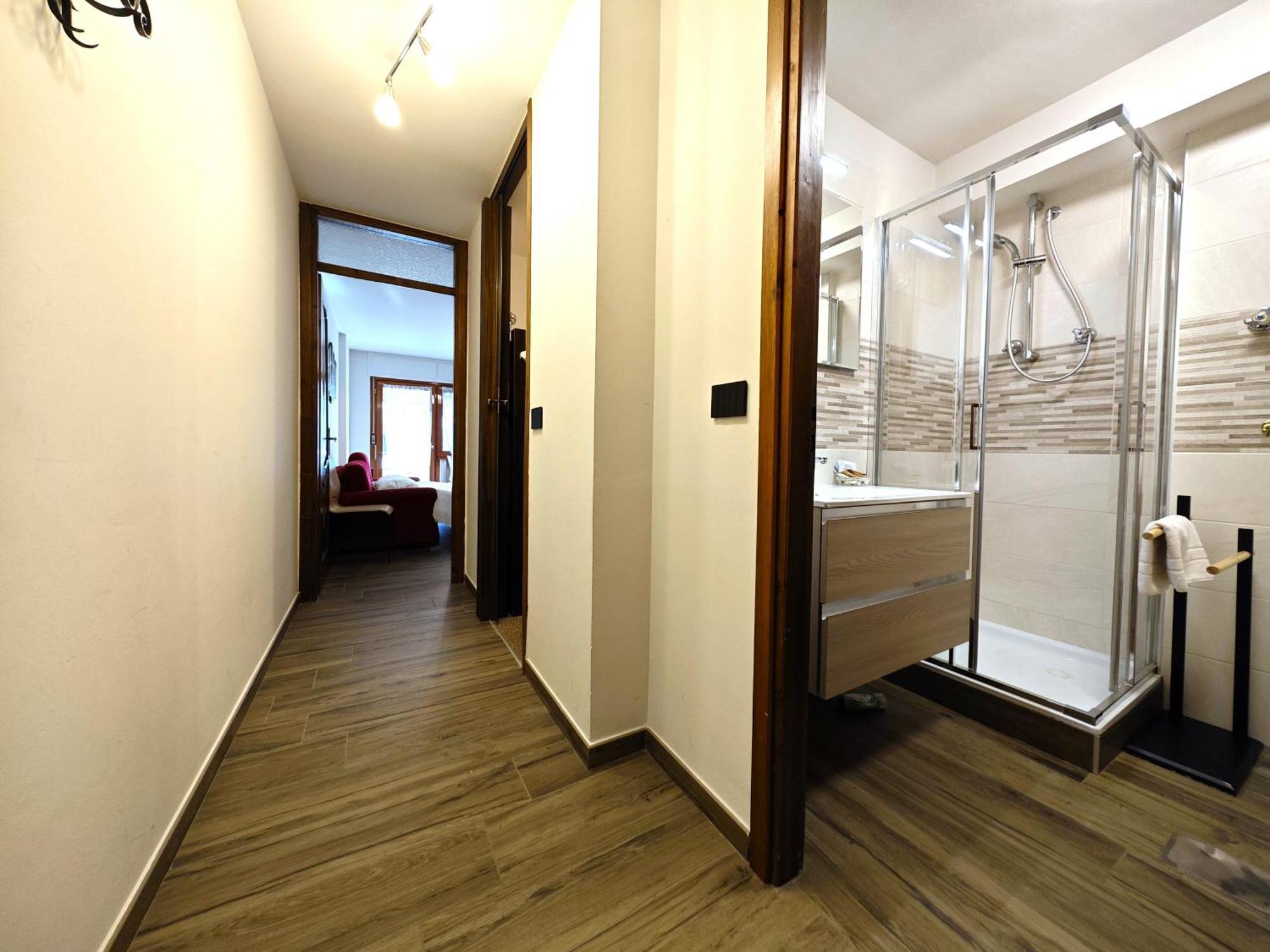 Hostdomus - City Center Apartment Colle Colle Sestriere Buitenkant foto