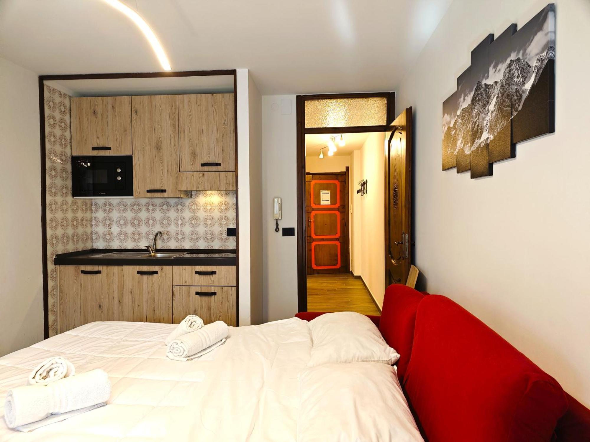 Hostdomus - City Center Apartment Colle Colle Sestriere Buitenkant foto